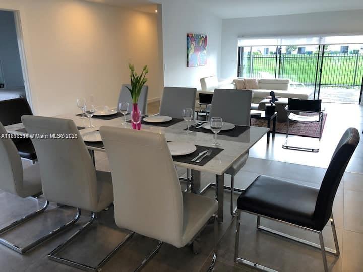 VILLAS ON THE GREEN - Residential Lease