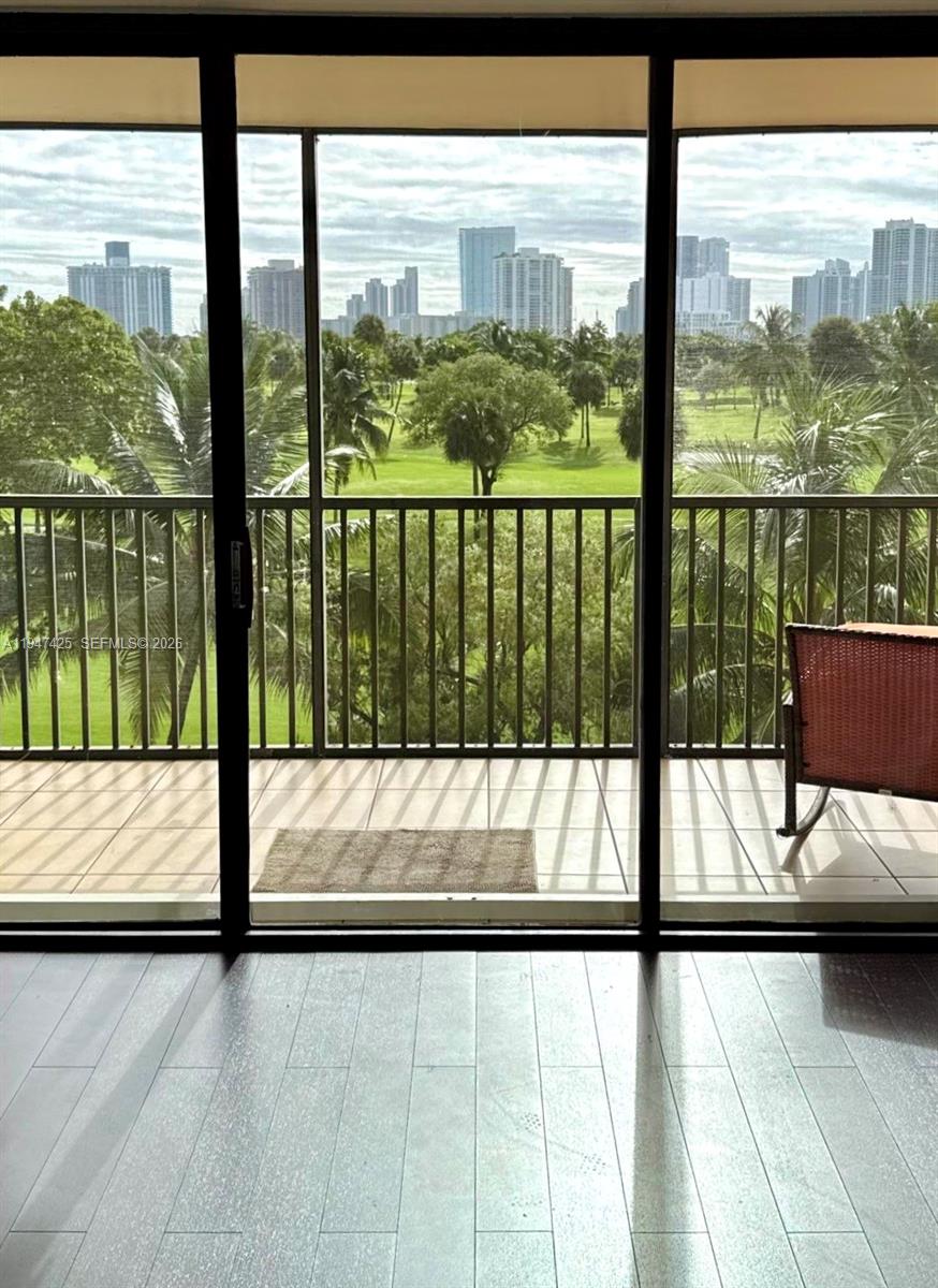 20335 W Country Club Dr 405