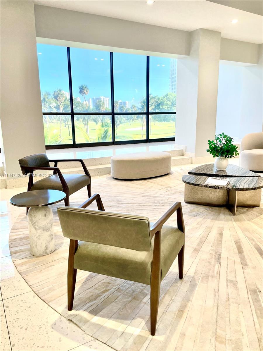 20335 W Country Club Dr 405