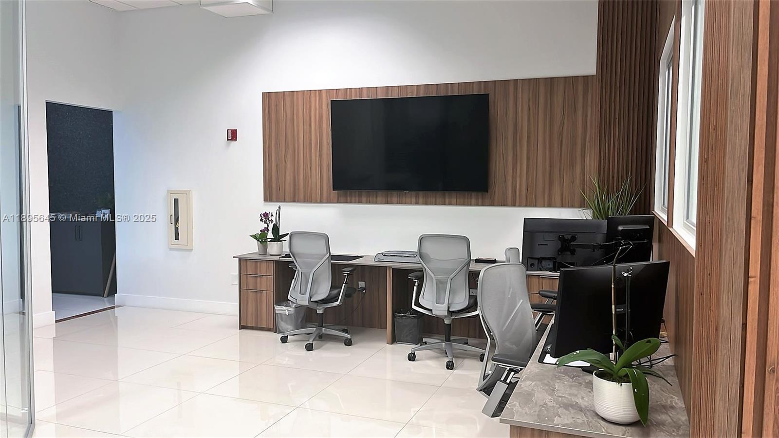 1200 Brickell Ave 200-K