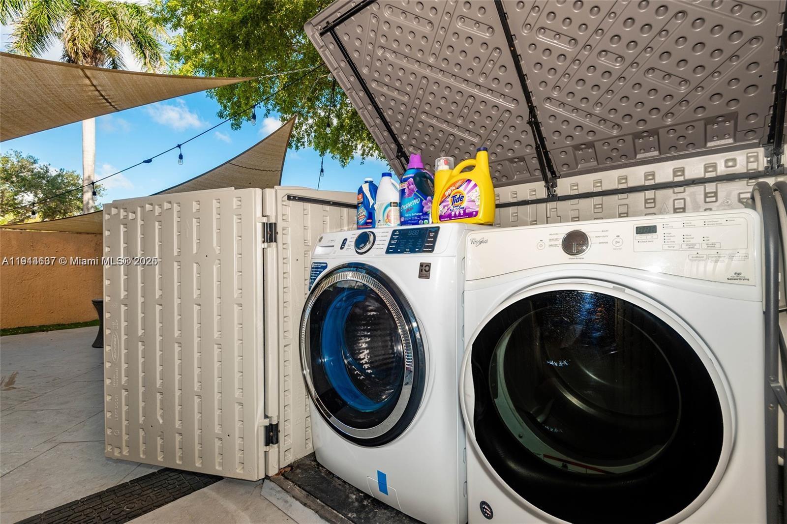 POINCIANA LAKES VILLAS CO - Residential