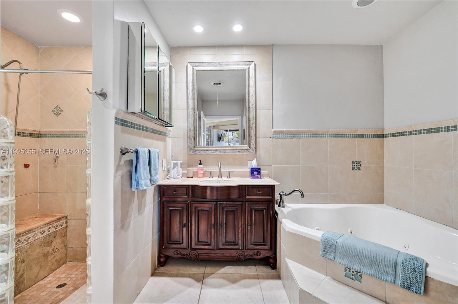 VENETIAN ISLES 2ND SEC - Residential Lease