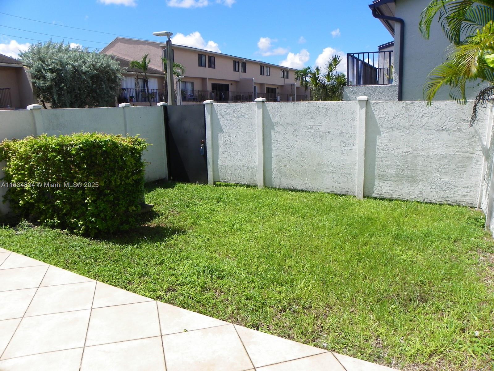 SUNCREST TOWNHOUSE CONDO - Residential