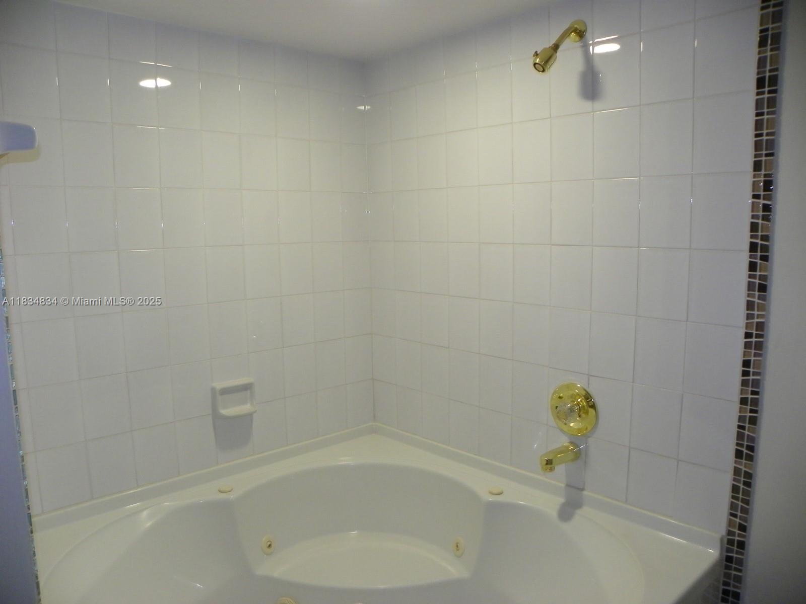 SUNCREST TOWNHOUSE CONDO - Residential