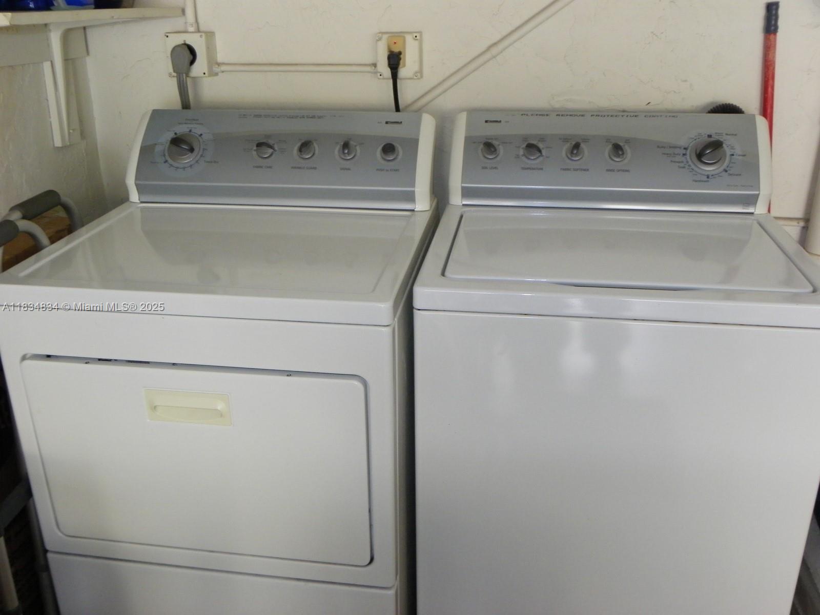 SUNCREST TOWNHOUSE CONDO - Residential