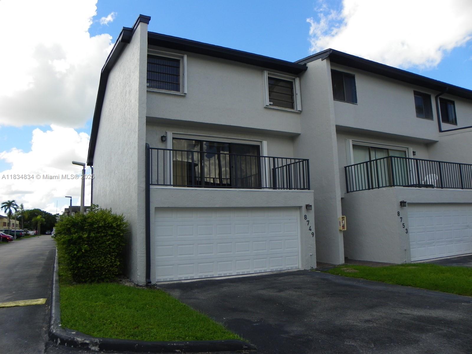 SUNCREST TOWNHOUSE CONDO - Residential