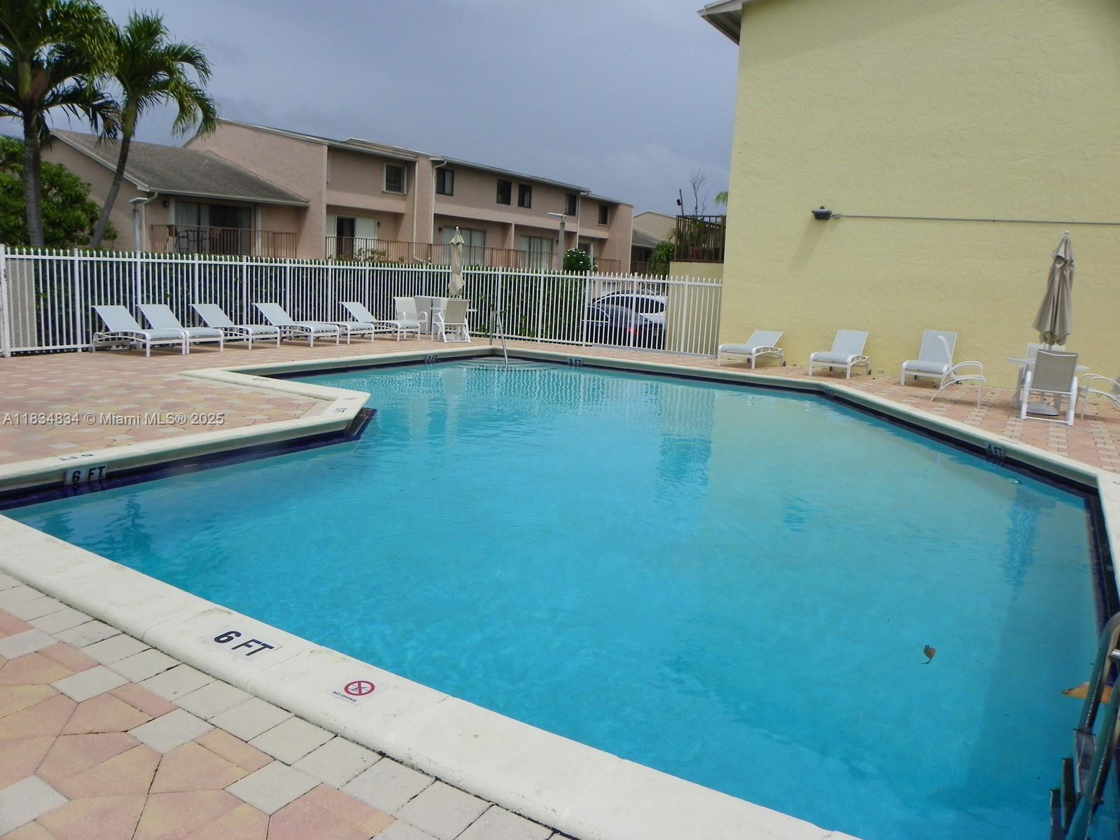 SUNCREST TOWNHOUSE CONDO - Residential