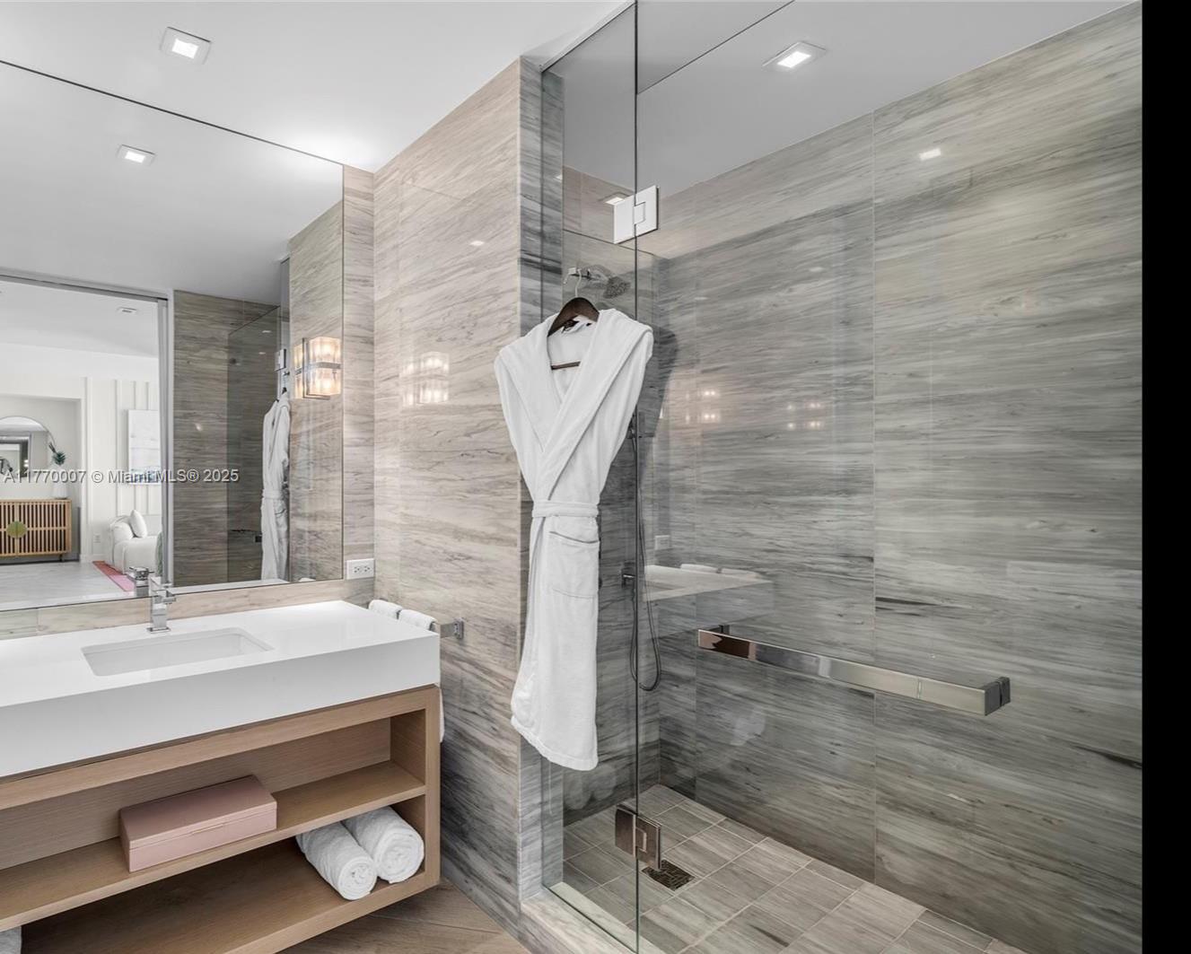 2201 COLLINS AVE CONDO - Residential