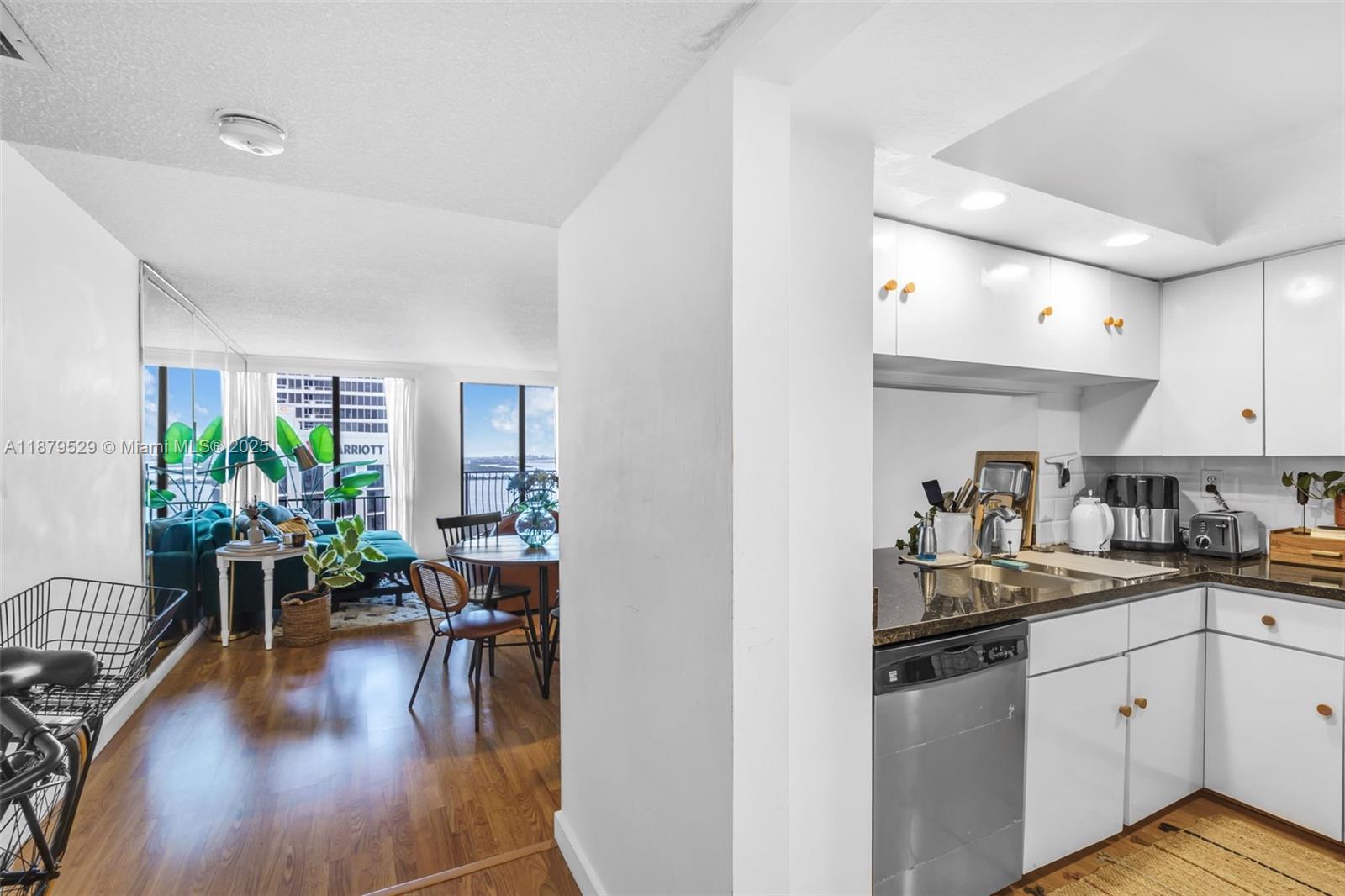 VENETIA CONDO - Residential