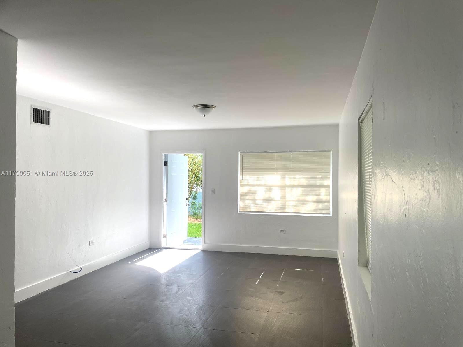 1784 Normandy Dr 4