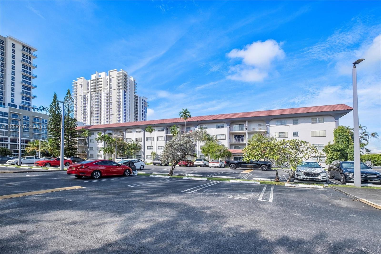 GRANDA DADELAND CONDO - Residential