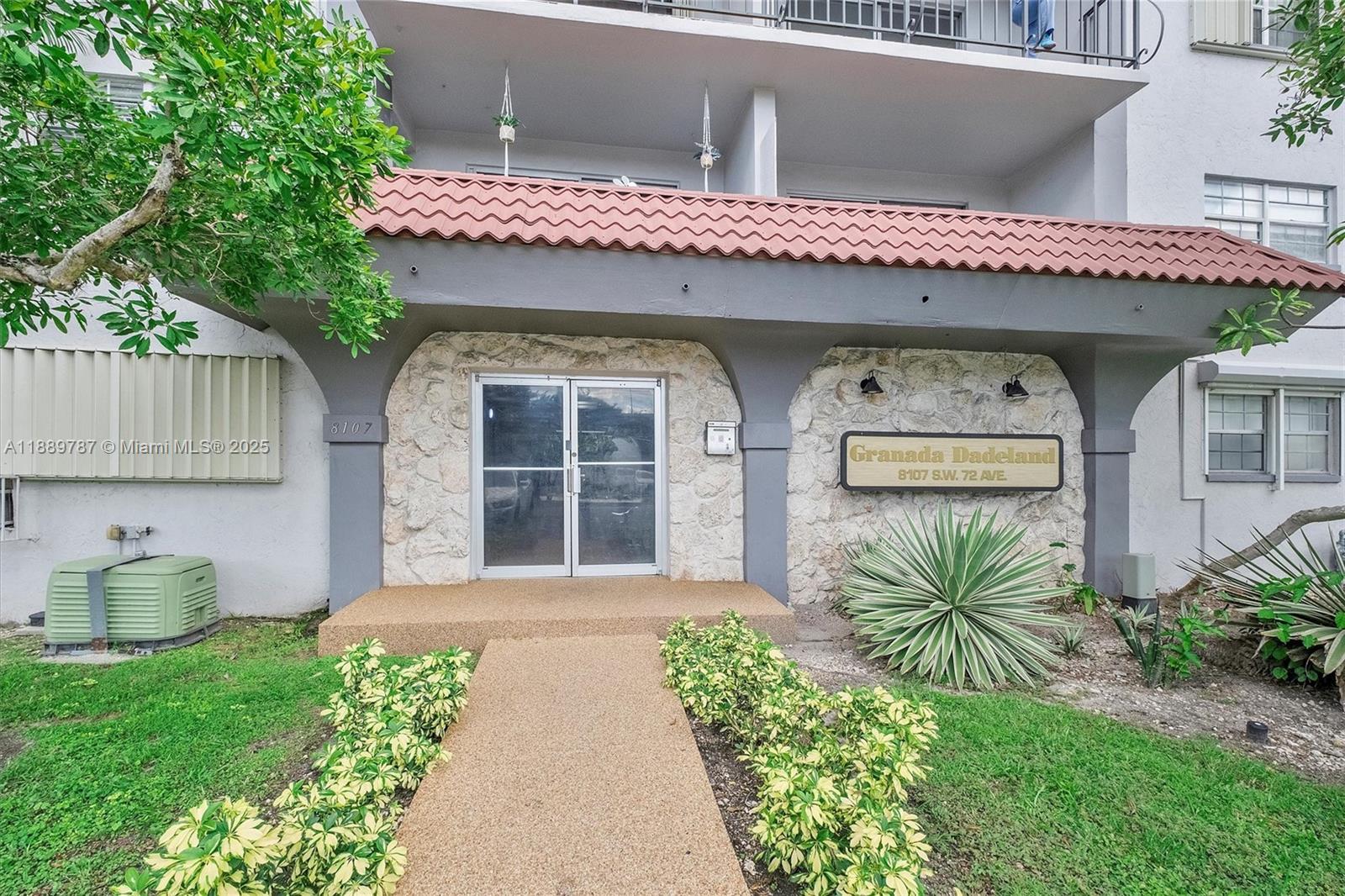GRANDA DADELAND CONDO - Residential