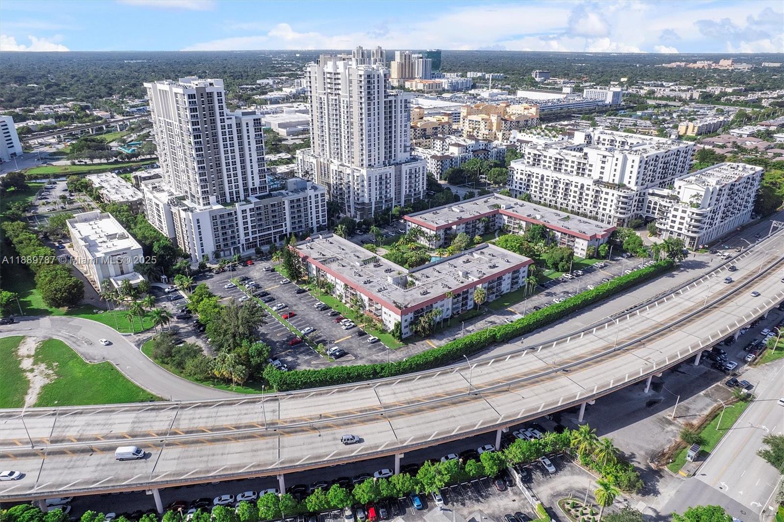 GRANDA DADELAND CONDO - Residential