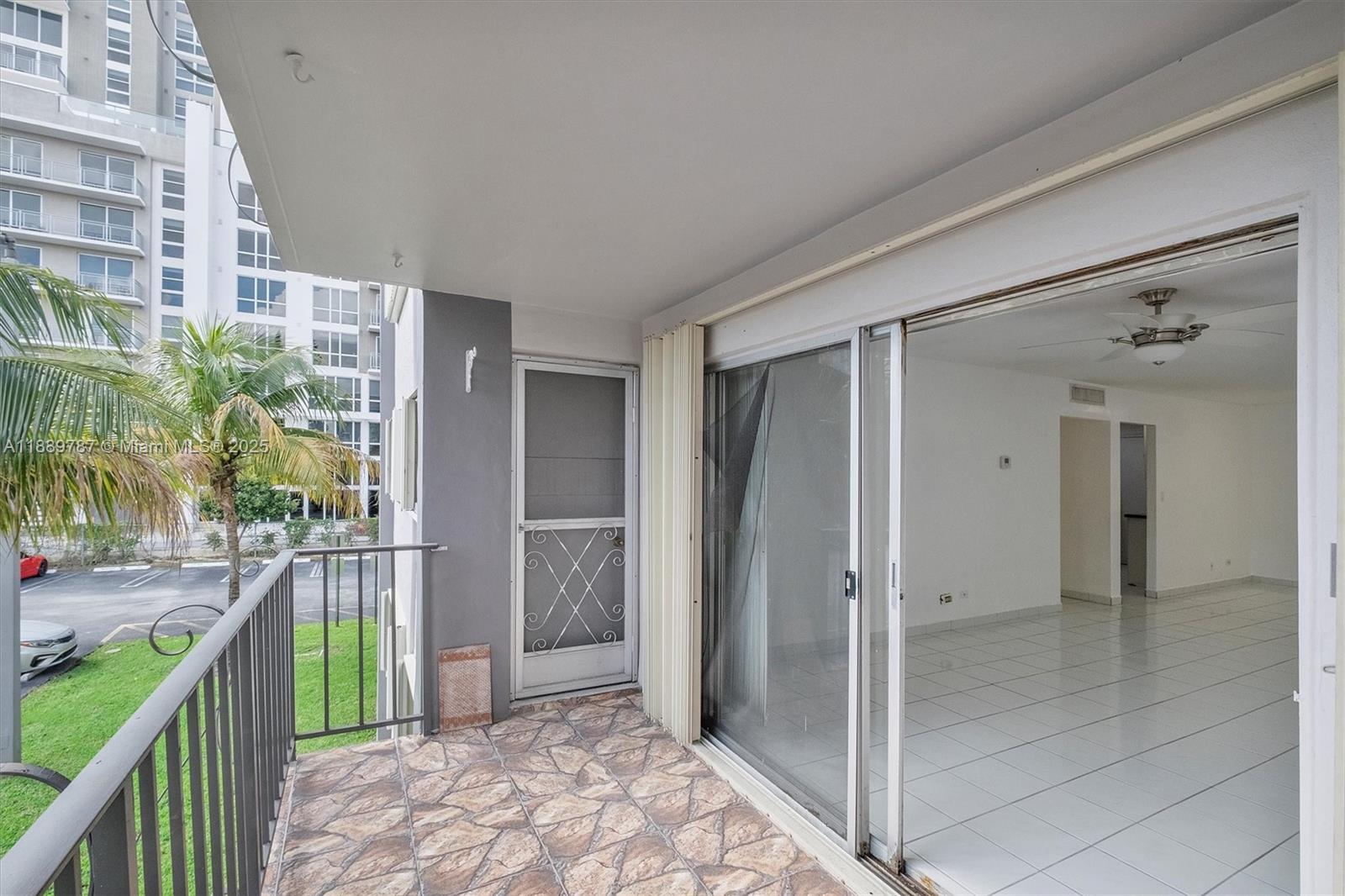 GRANDA DADELAND CONDO - Residential