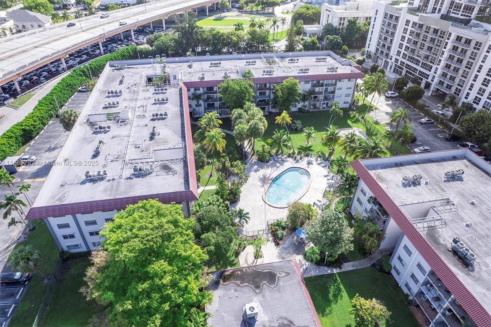 GRANDA DADELAND CONDO - Residential