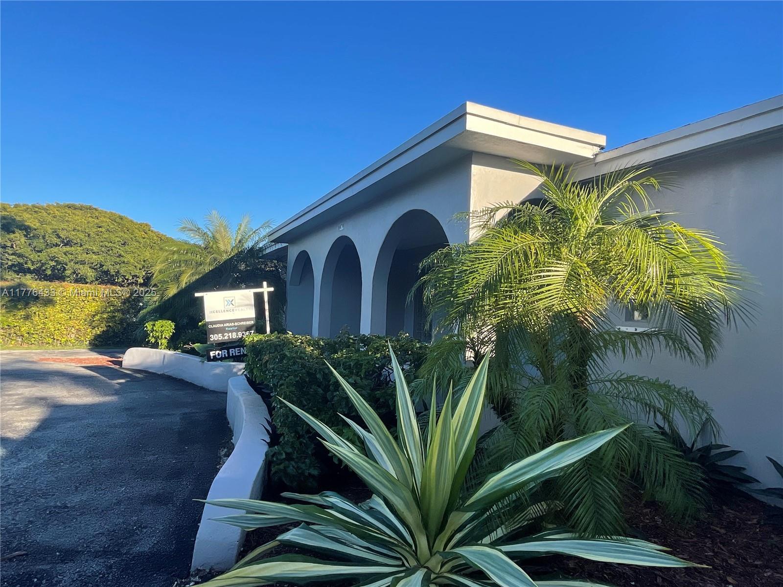Rental Property at 6470 Sw 42nd Ter 64709, Miami, Broward County, Florida - Bedrooms: 3 
Bathrooms: 2  - $3,600 MO.