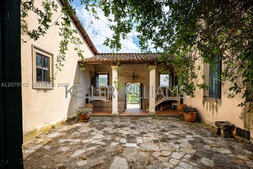 Luxury Villa for Sale in Tuscany Max Mlekus