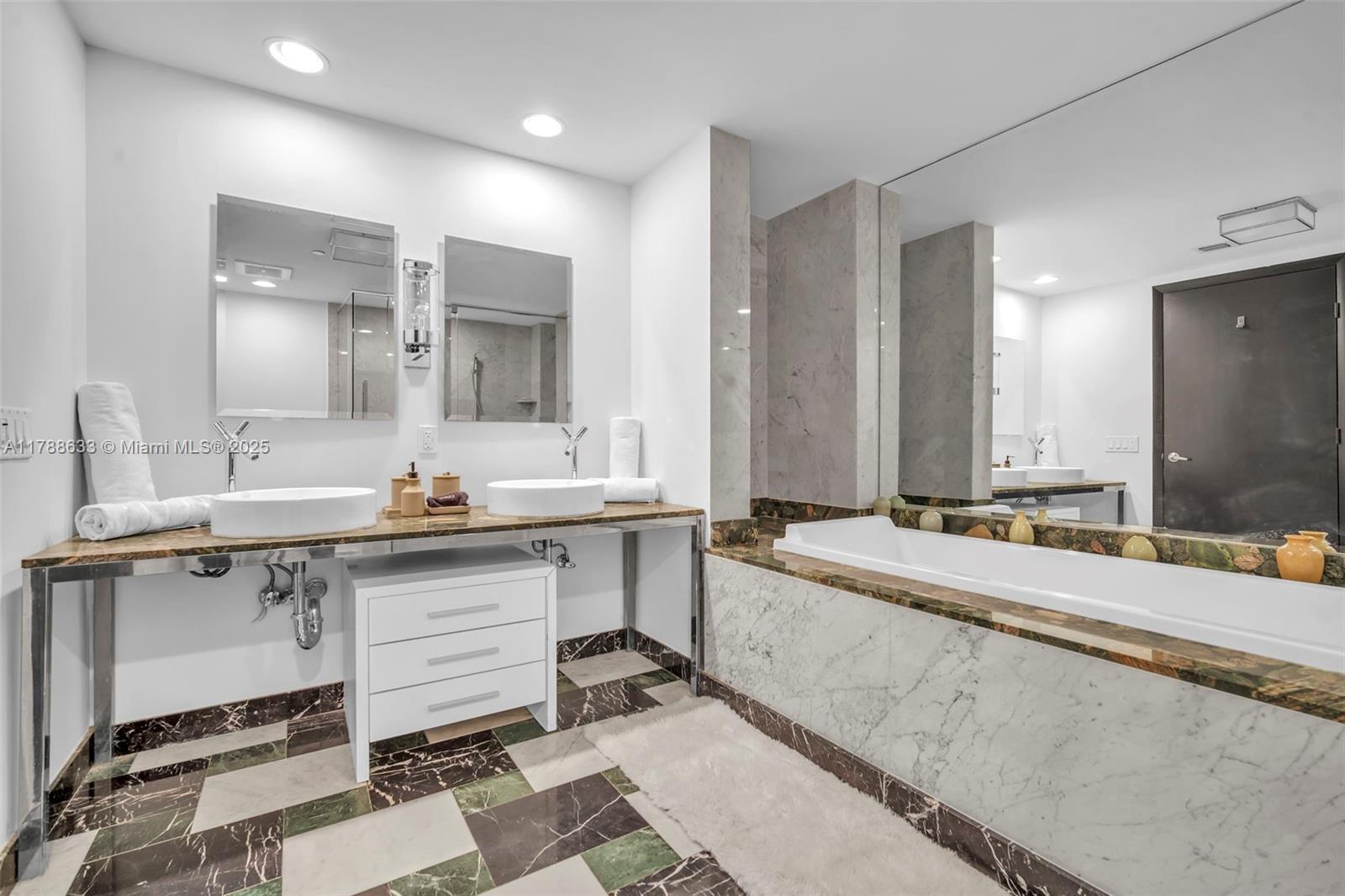 ICON BRICKELL CONDO NO 3 - Residential