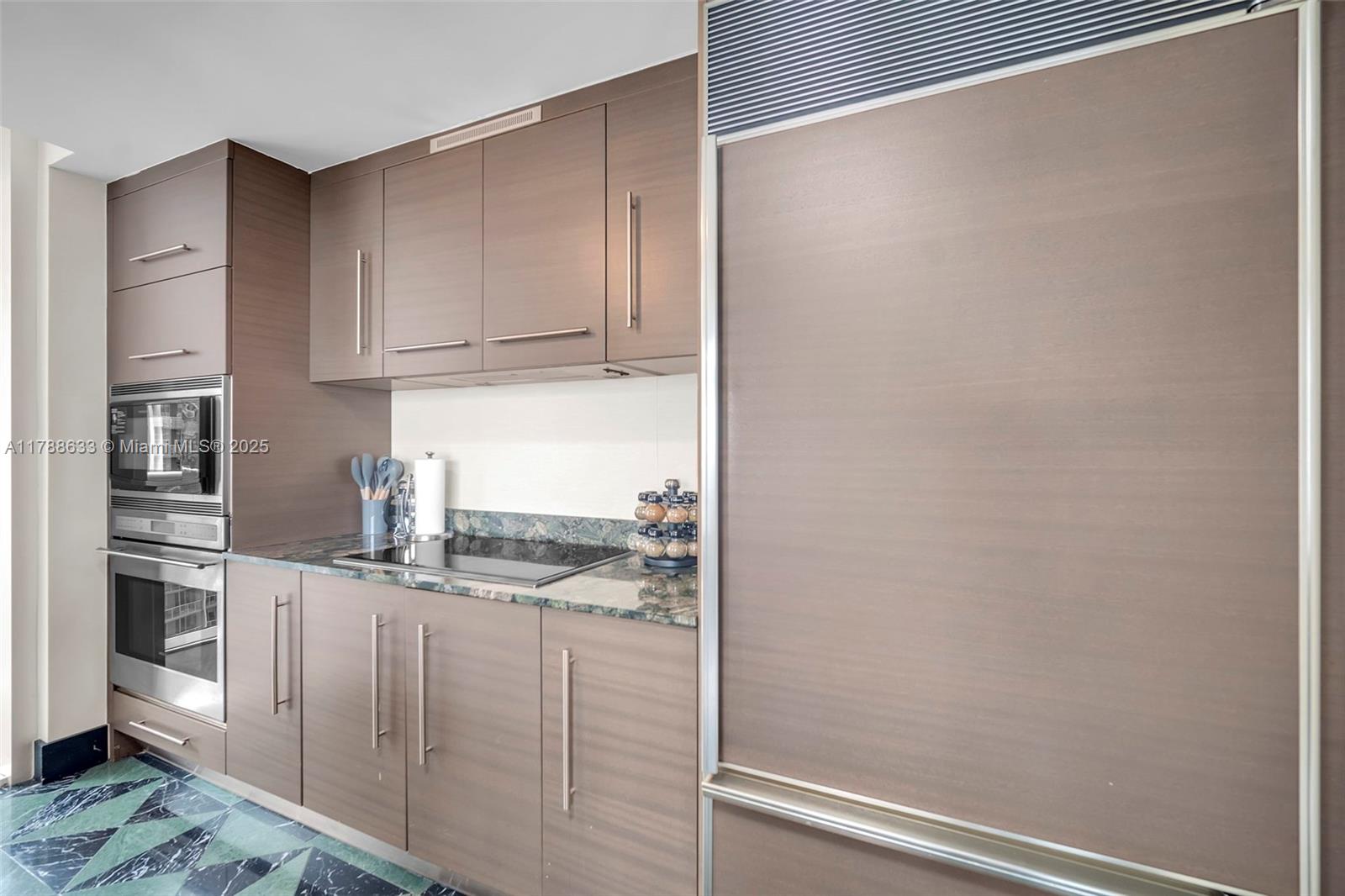 ICON BRICKELL CONDO NO 3 - Residential