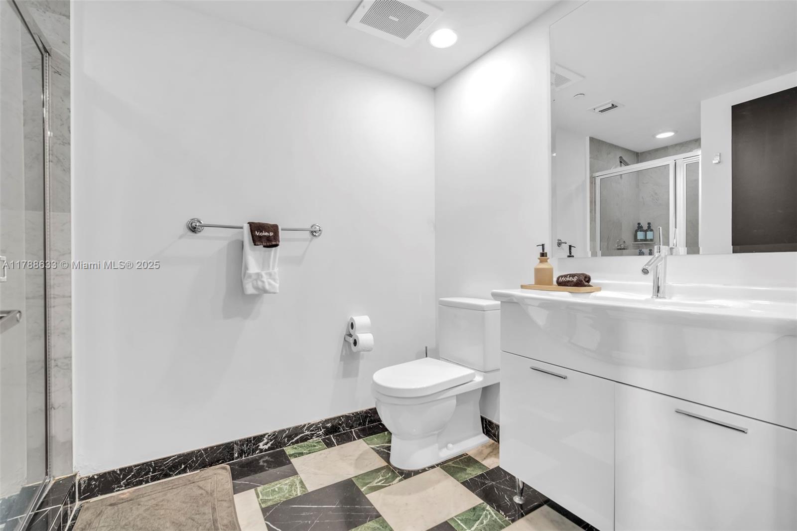 ICON BRICKELL CONDO NO 3 - Residential