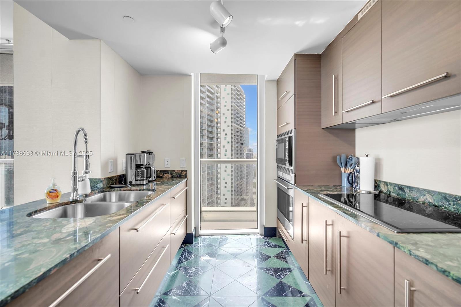 ICON BRICKELL CONDO NO 3 - Residential