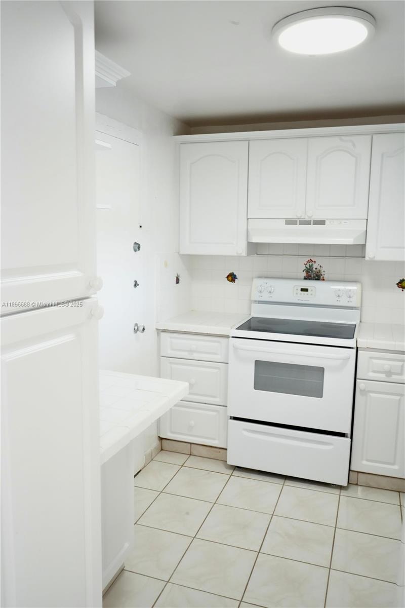 8000 CONDO - Residential