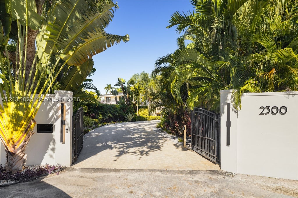 Photo of 2300 Aqua Vista Blvd, Fort Lauderdale, FL 33301 (MLS # A12114023)