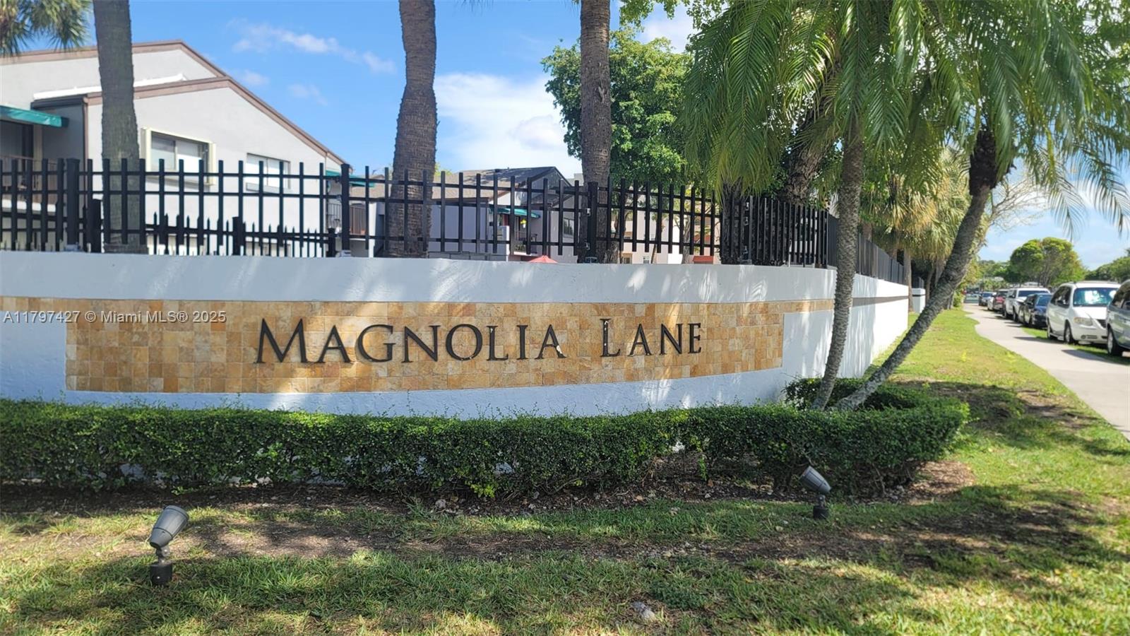 7405 SW 152 AV 3-206