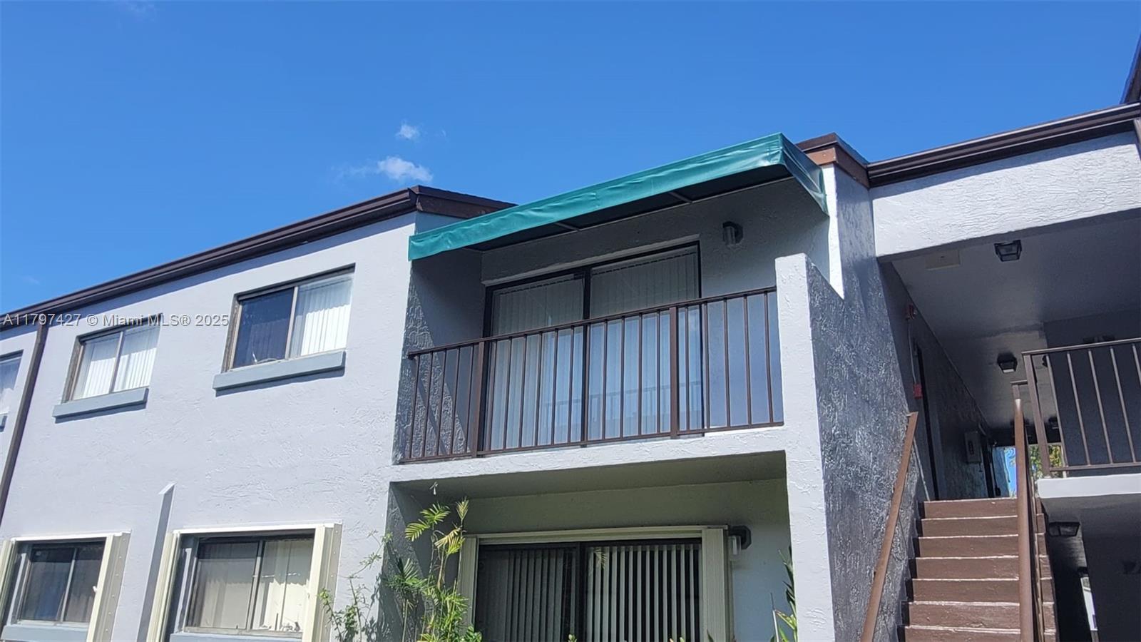 7405 SW 152 AV 3-206