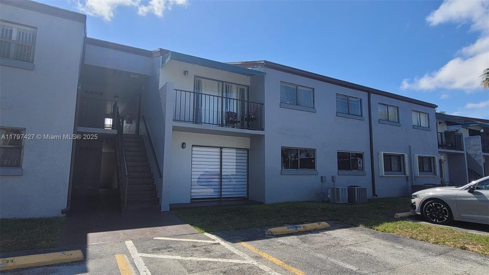 7405 SW 152 AV 3-206