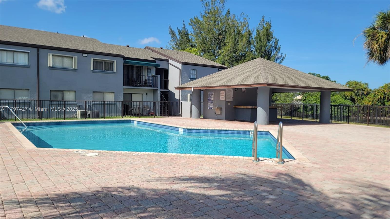 7405 SW 152 AV 3-206