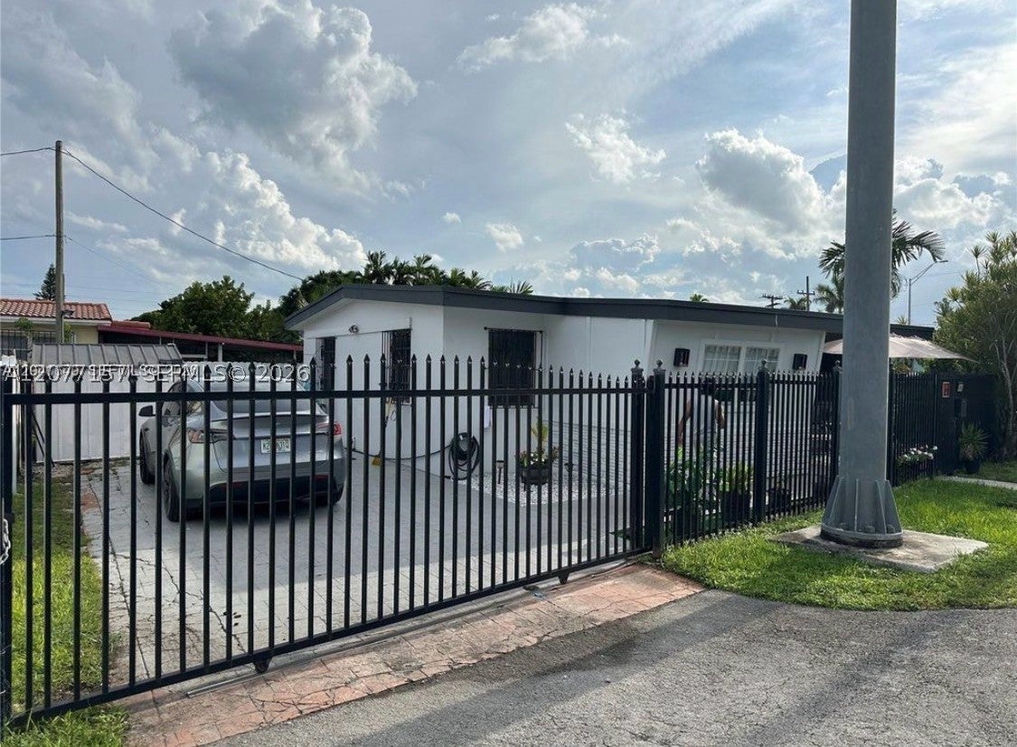 6060 NW 7th St