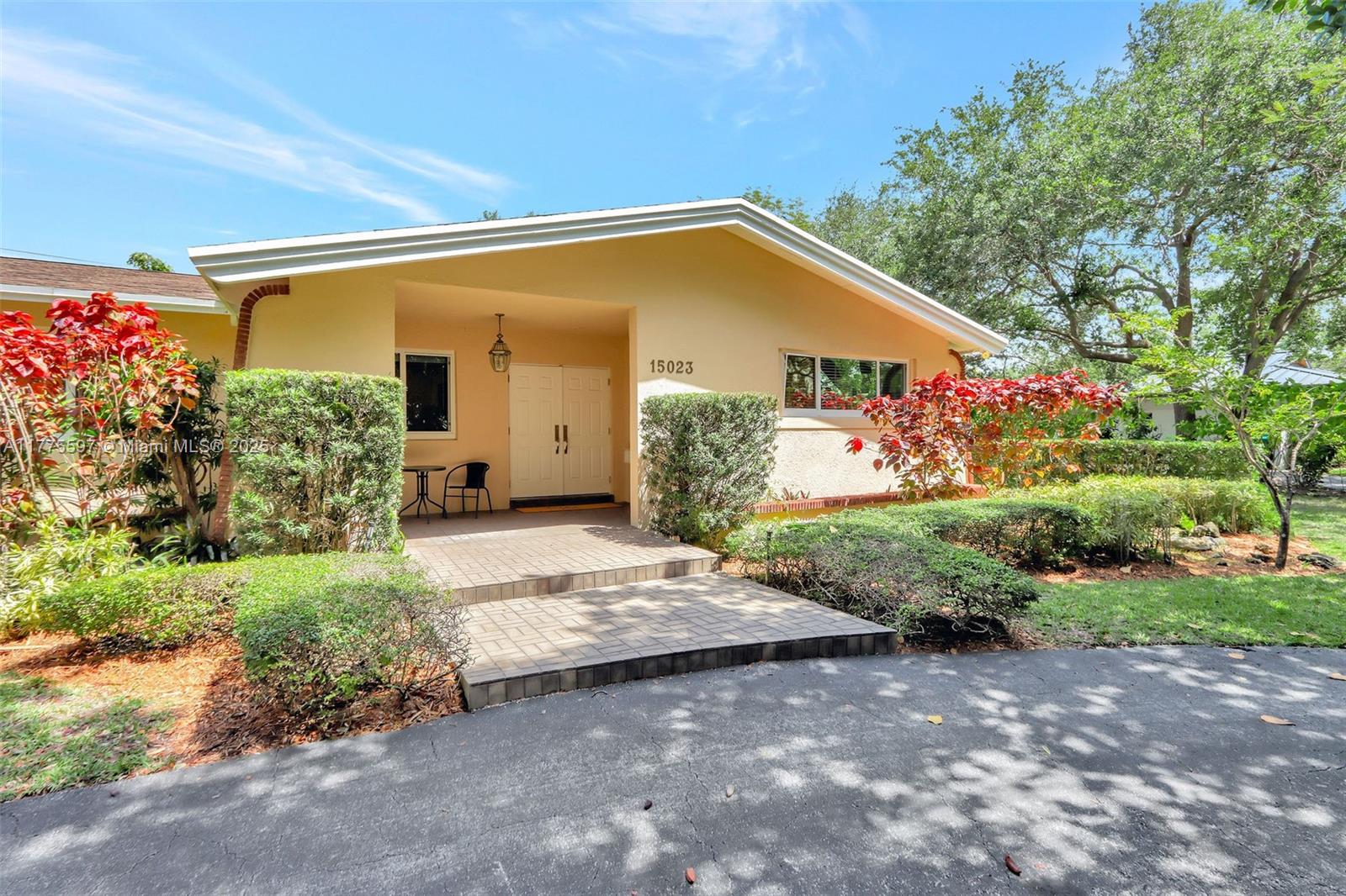 Property for Sale at 15023 Sw 74th Pl, Palmetto Bay, Miami-Dade County, Florida - Bedrooms: 4 
Bathrooms: 3  - $1,440,000