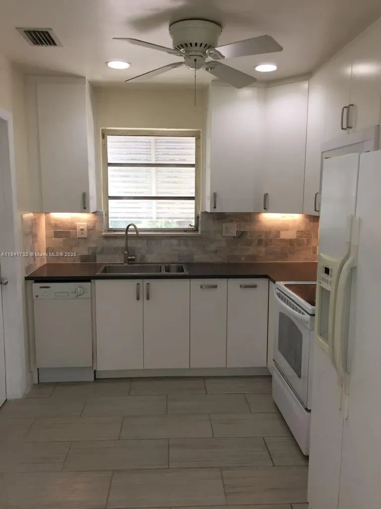 Miami, Florida 33173, United States, 2 Bedrooms Bedrooms, ,2 BathroomsBathrooms,Residential,Active,172376