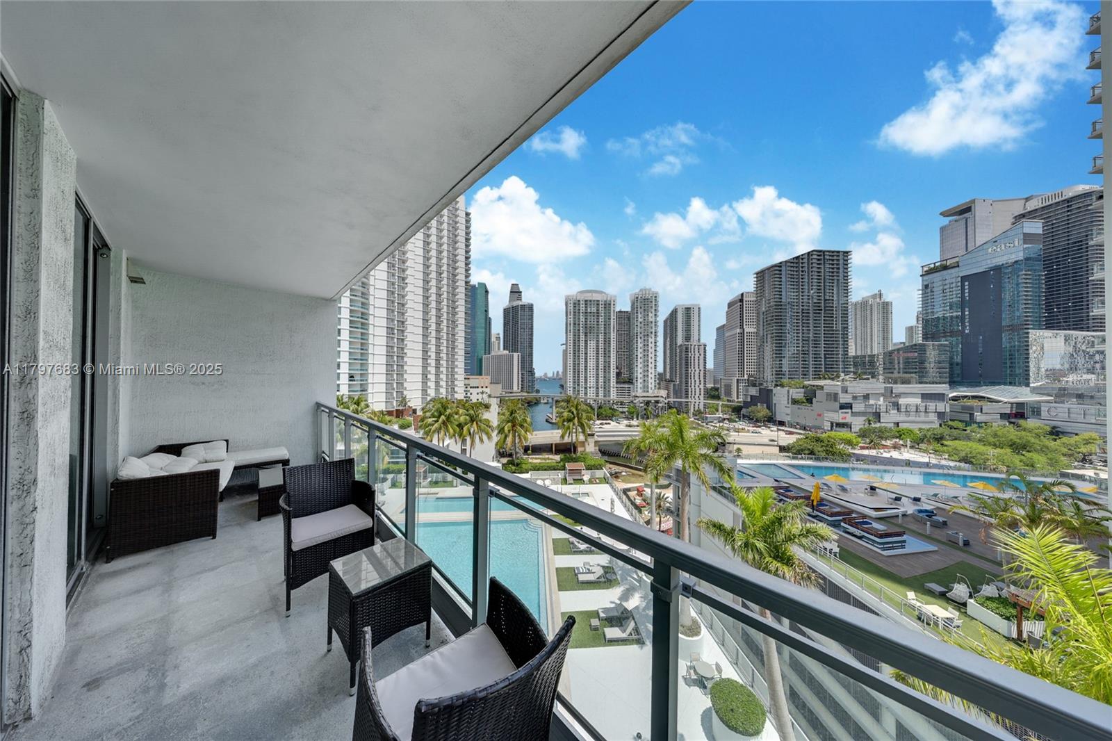 90 SW 3rd St 1514