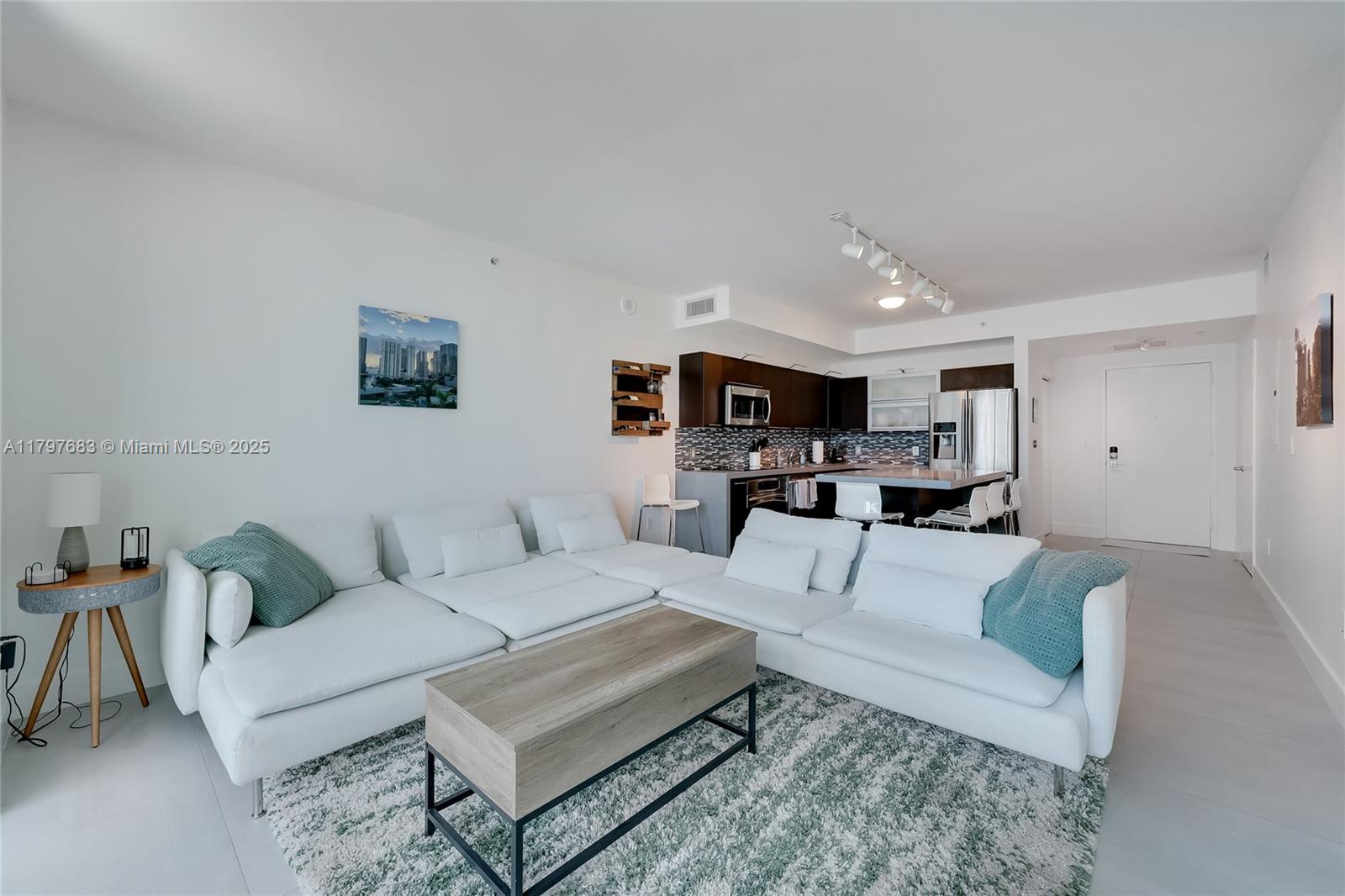 90 SW 3rd St 1514