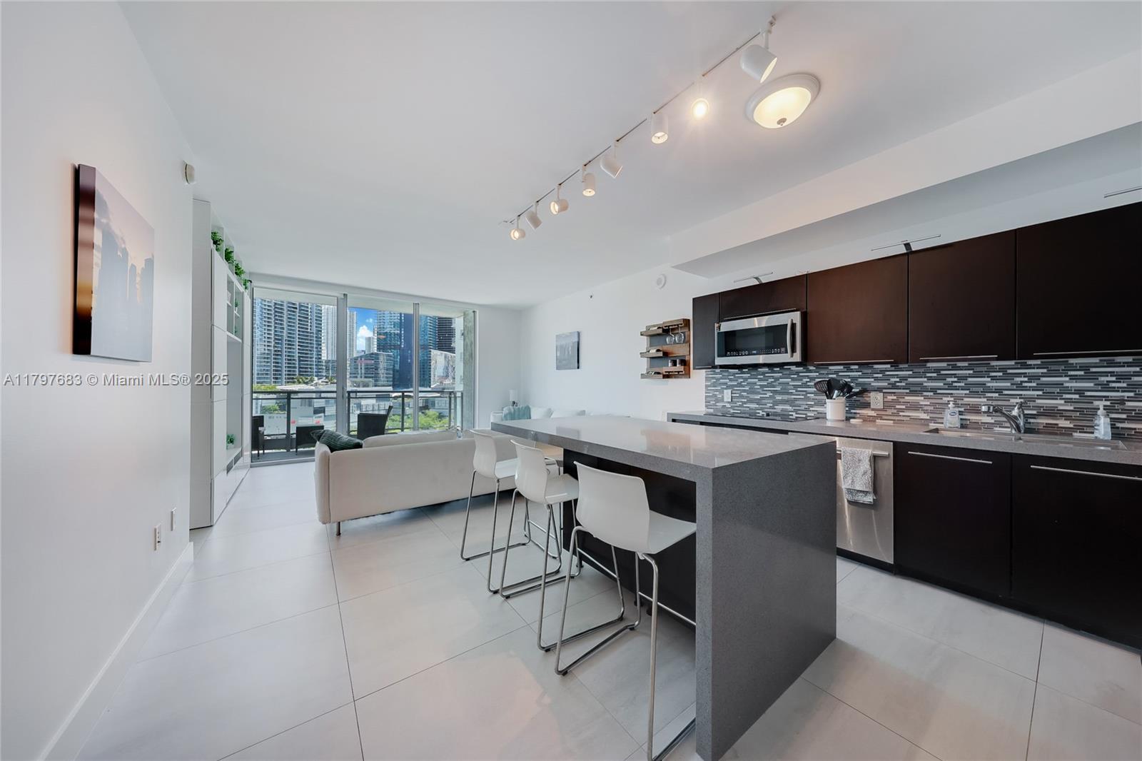 90 SW 3rd St 1514