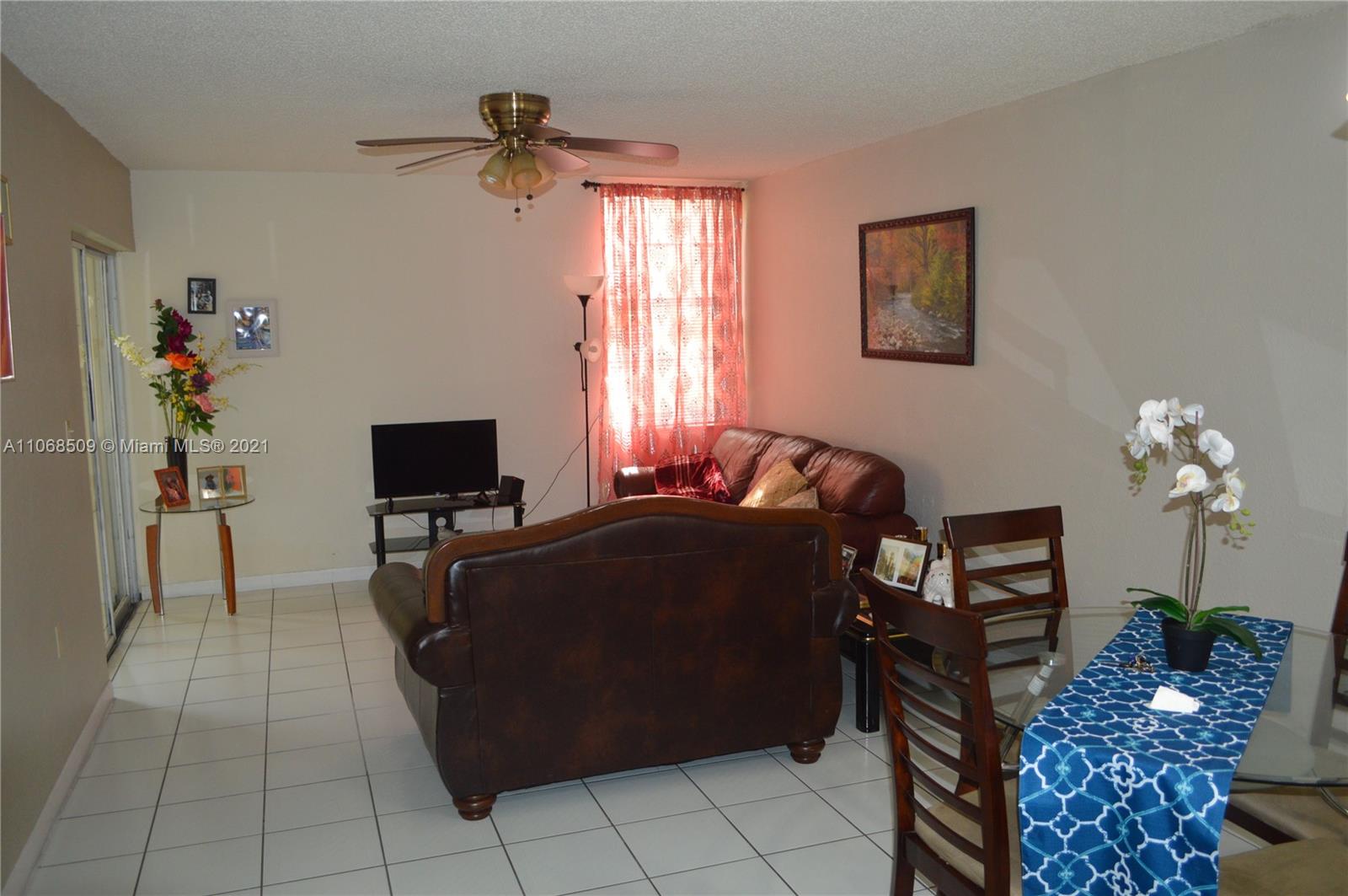 LOS ARBOLES CONDO - Residential