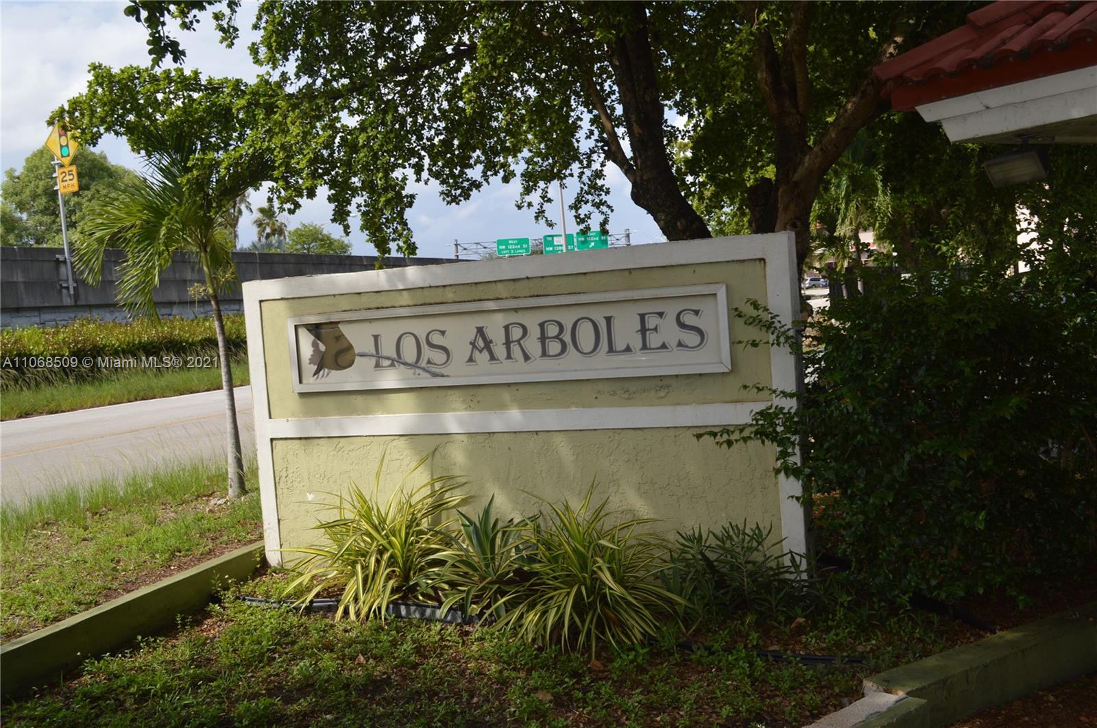 LOS ARBOLES CONDO - Residential