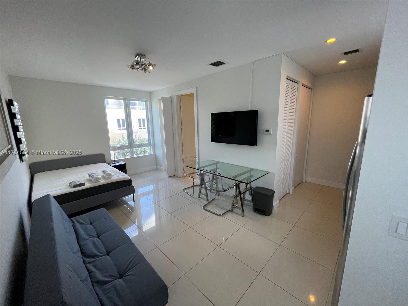 Rental Property at 6423 Nw 105th Ct Studio, Doral, Miami-Dade County, Florida - Bathrooms: 1  - $2,000 MO.