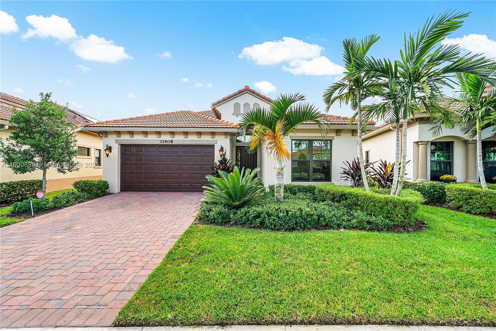 PARKLAND ROYALE - Residential