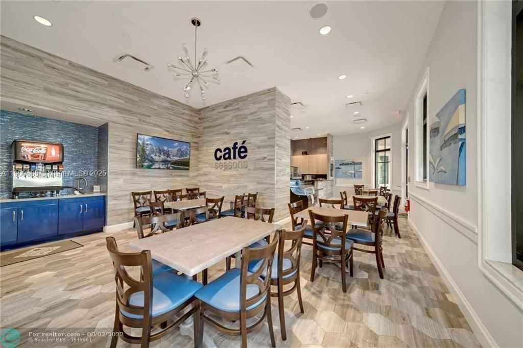 PARKLAND ROYALE - Residential