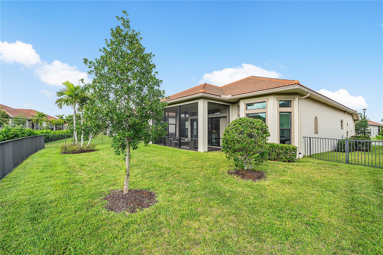 PARKLAND ROYALE - Residential