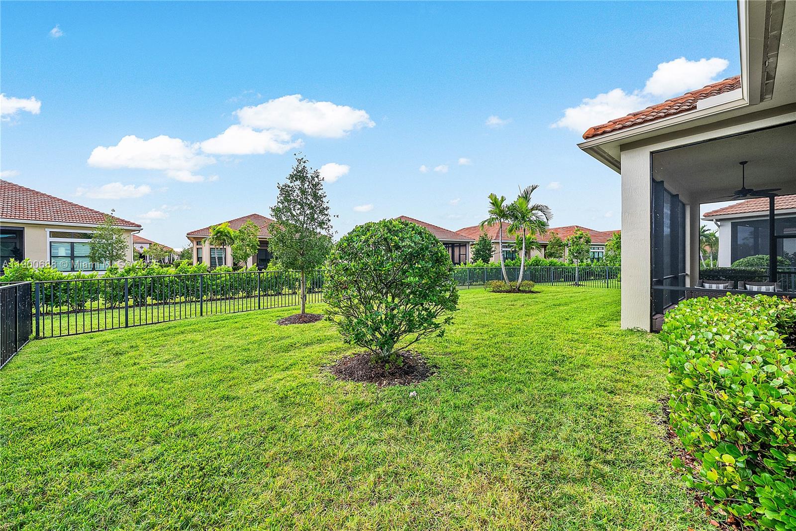 PARKLAND ROYALE - Residential