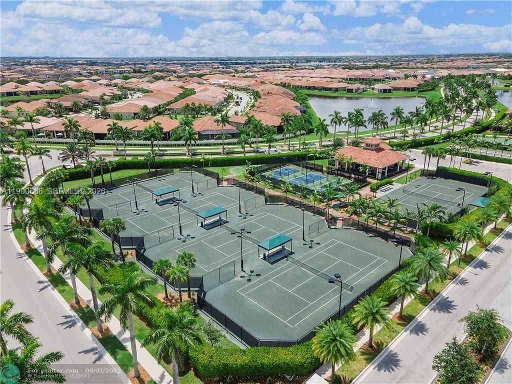 PARKLAND ROYALE - Residential