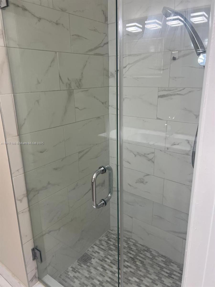 WEST VIEW LAKE TOWNHOMES - Residential Lease