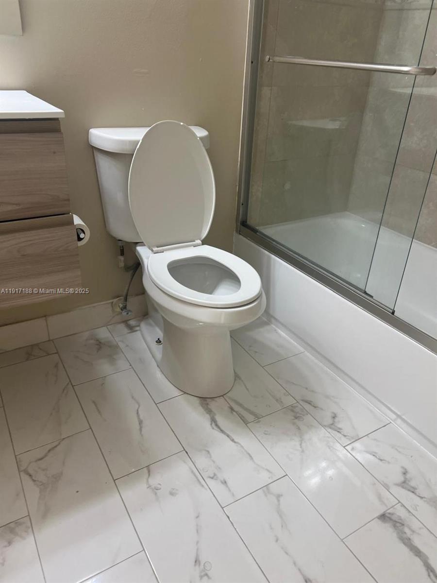 WEST VIEW LAKE TOWNHOMES - Residential Lease