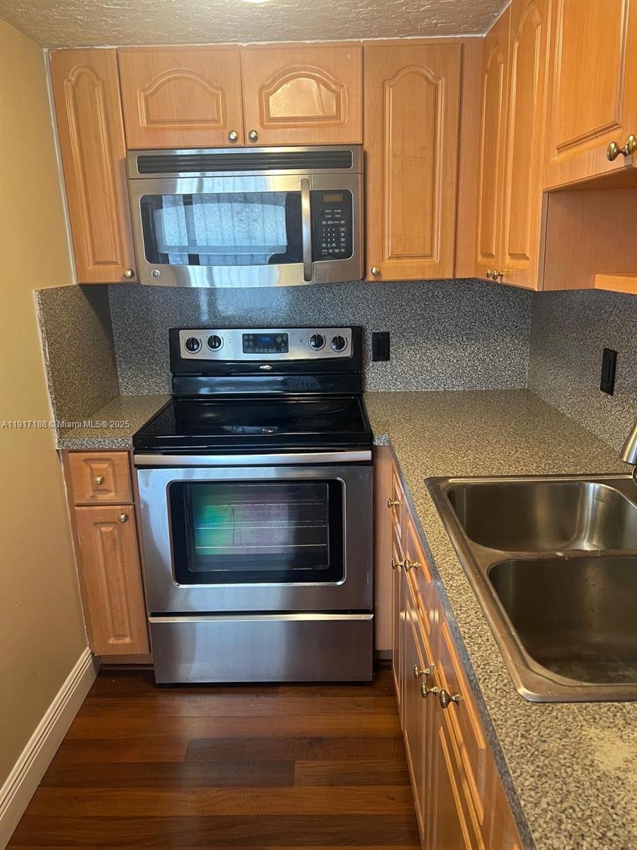 WEST VIEW LAKE TOWNHOMES - Residential Lease