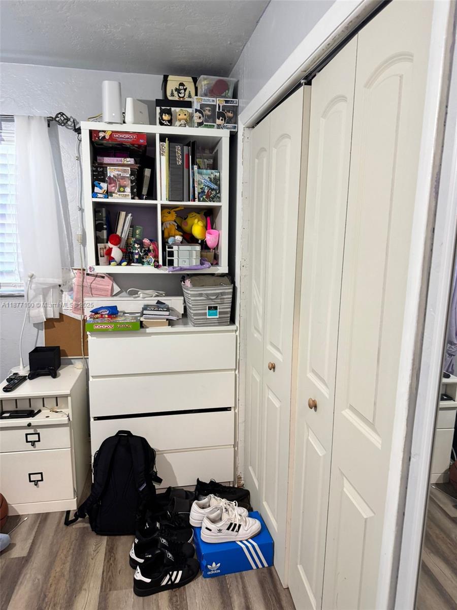 BEVERLY PARK - Residential