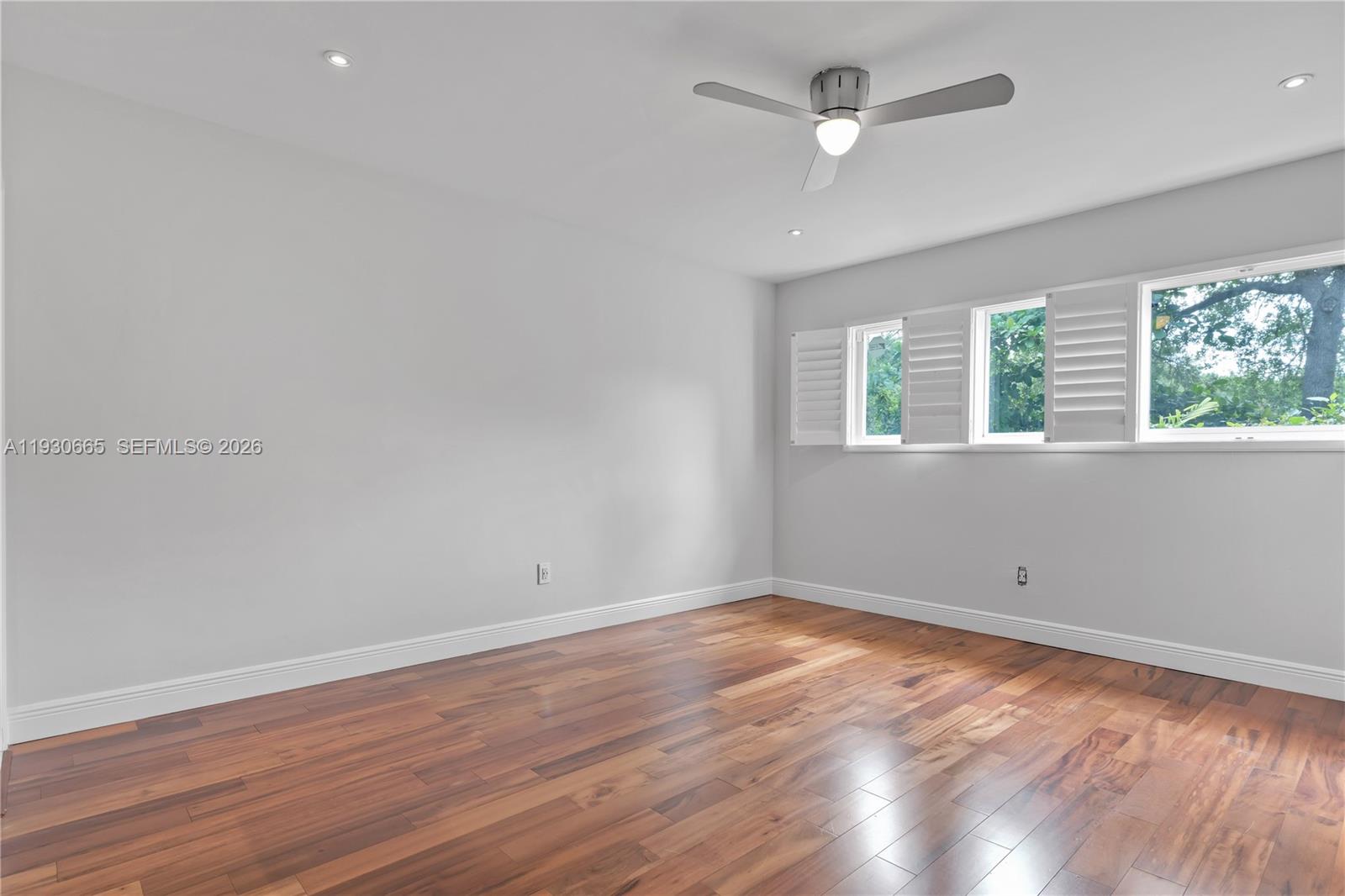 TOWN & COUNTRY ESTATES - Residential